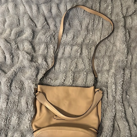 Longchamp classic leather cross body 3D bag in light beige - Picture 5 of 16